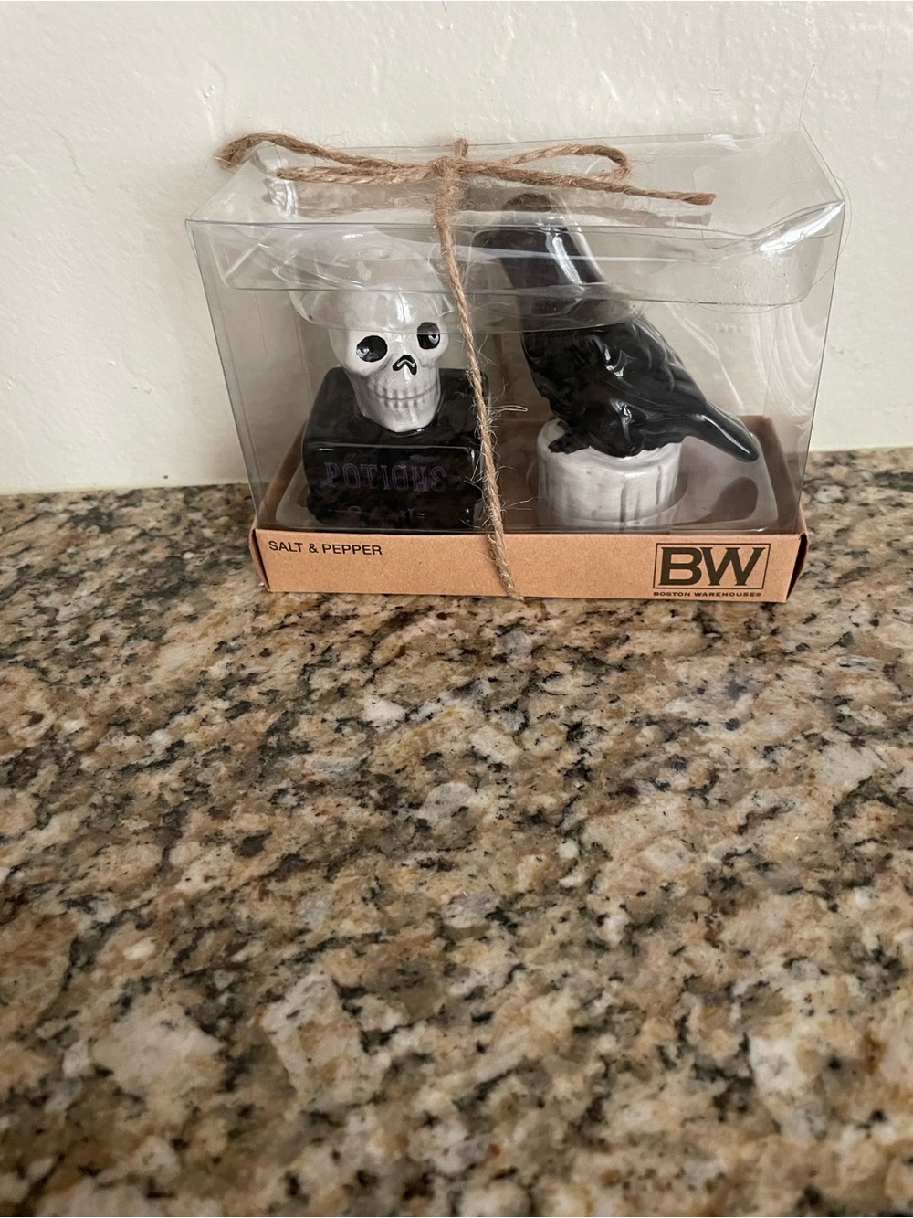 Boston Warehouse Crow Bird & Book Salt & Pepper Set